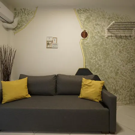 & Grey Family 100 M Cente Apartman Szaloniki