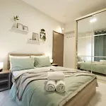 & Grey Family 100 M Cente Apartamento *