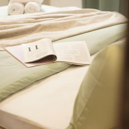 & Grey Family 100 M Cente * Salonic