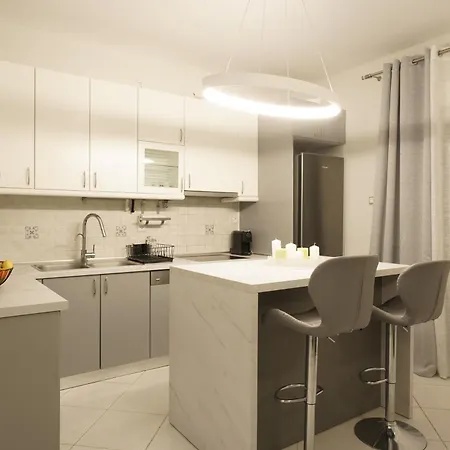 & Grey Family 100 M Cente *