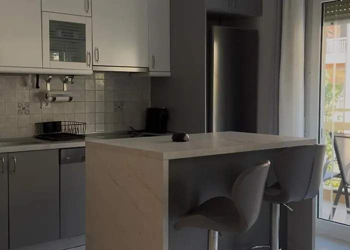 & Grey Family 100 M Cente * Salonicco