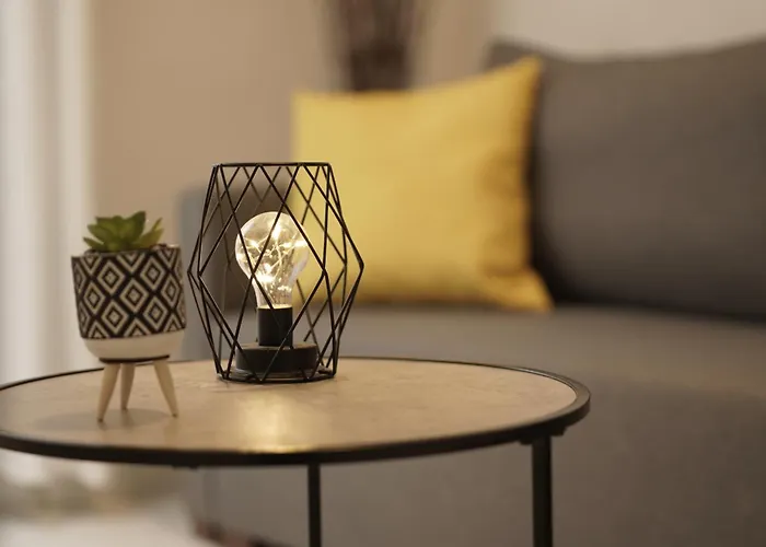 & Grey Family 100 M Cente * Salonicco